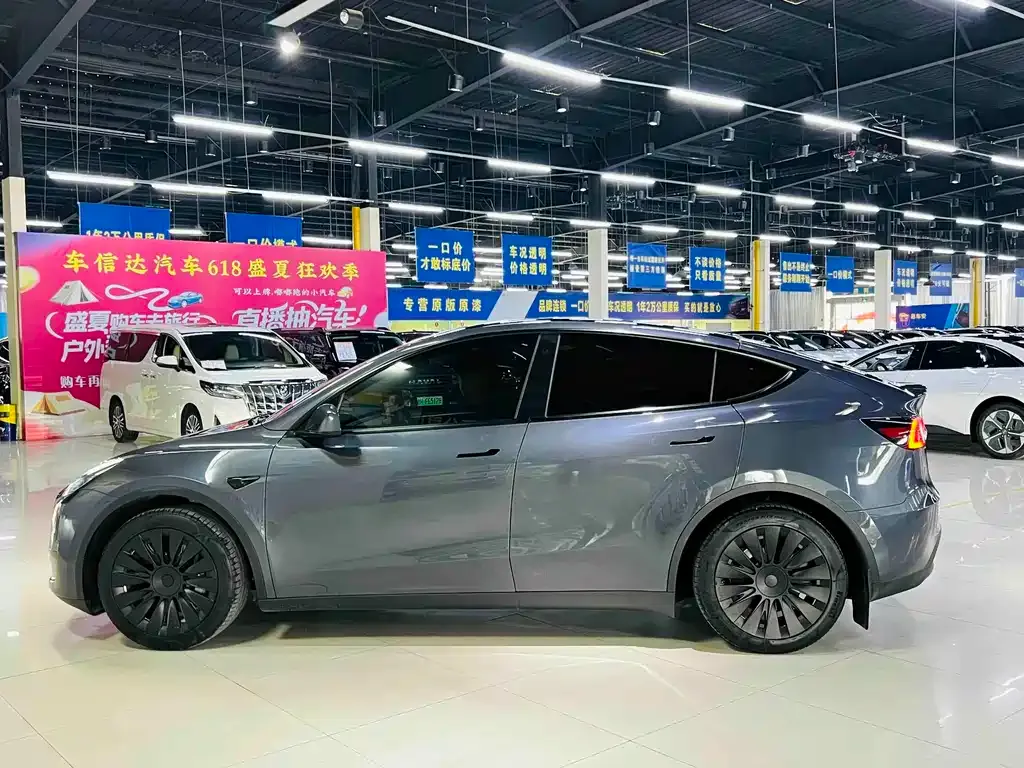 Tesla Model Y — фото 3