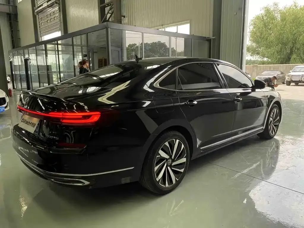 Volkswagen Passat — фото 4