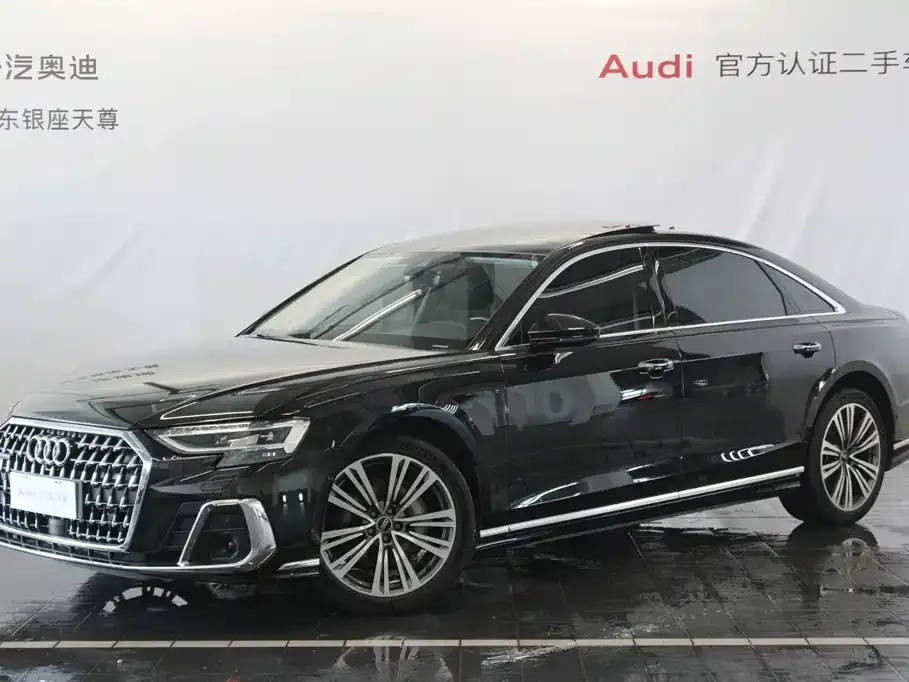 Audi A8 — фото 1