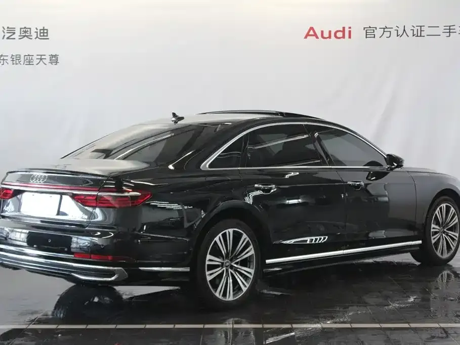 Audi A8 — фото 6