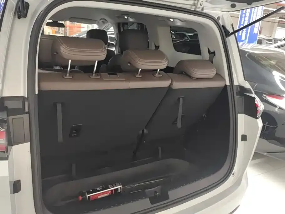 Wuling Starlight 730 New Energy — фото 3
