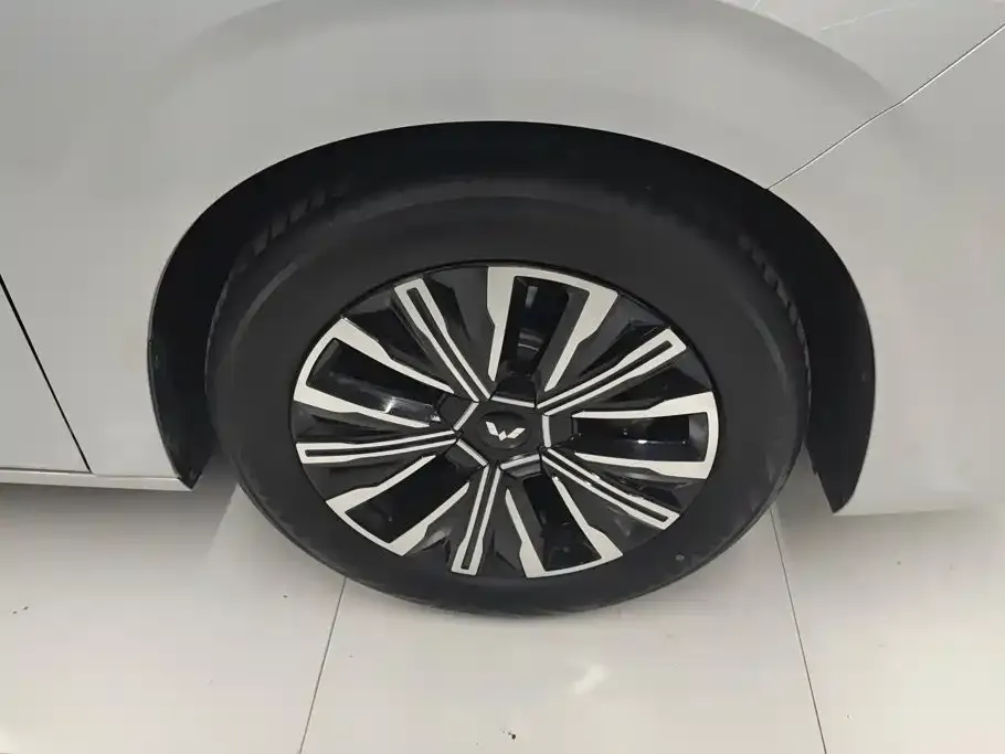 Wuling Starlight 730 New Energy — фото 2