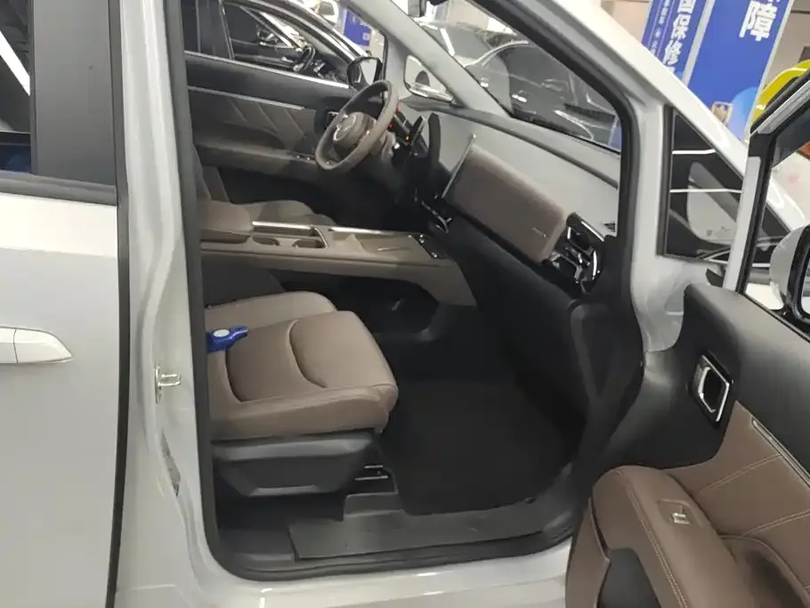 Wuling Starlight 730 New Energy — фото 6