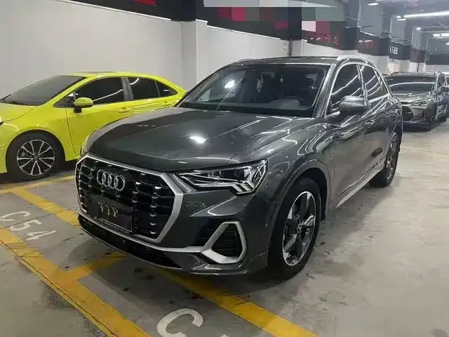 Audi Q3 — фото 1