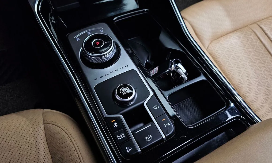 Kia Sorento — фото 10