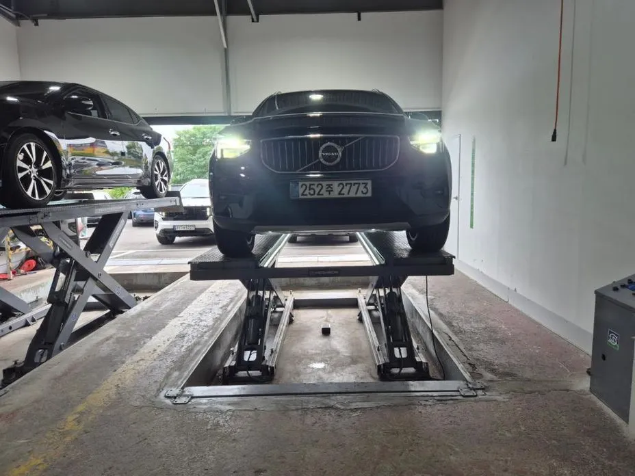 Volvo XC40 B4 Ultra Bright 1
