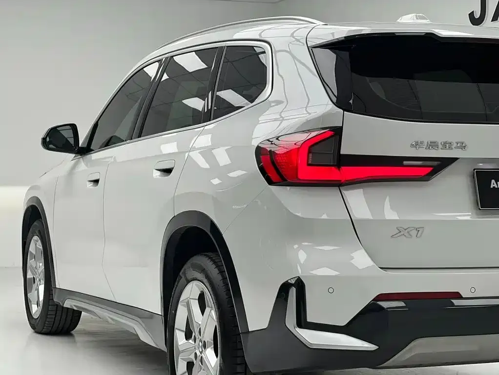 BMW X1 — фото 7