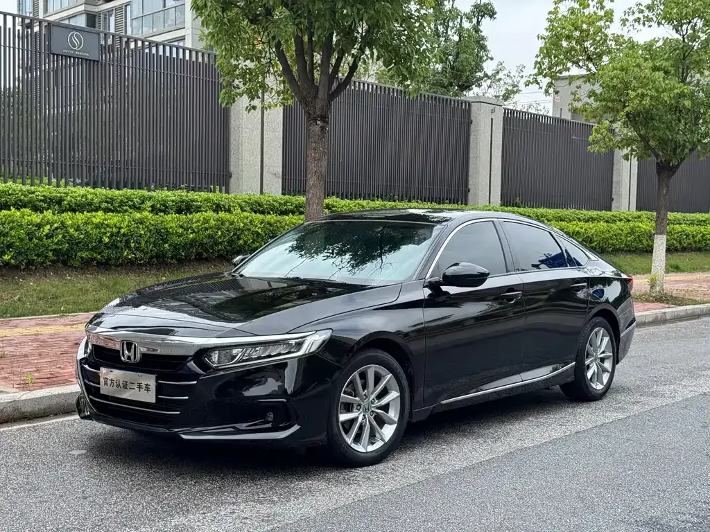 Honda Accord — фото 1