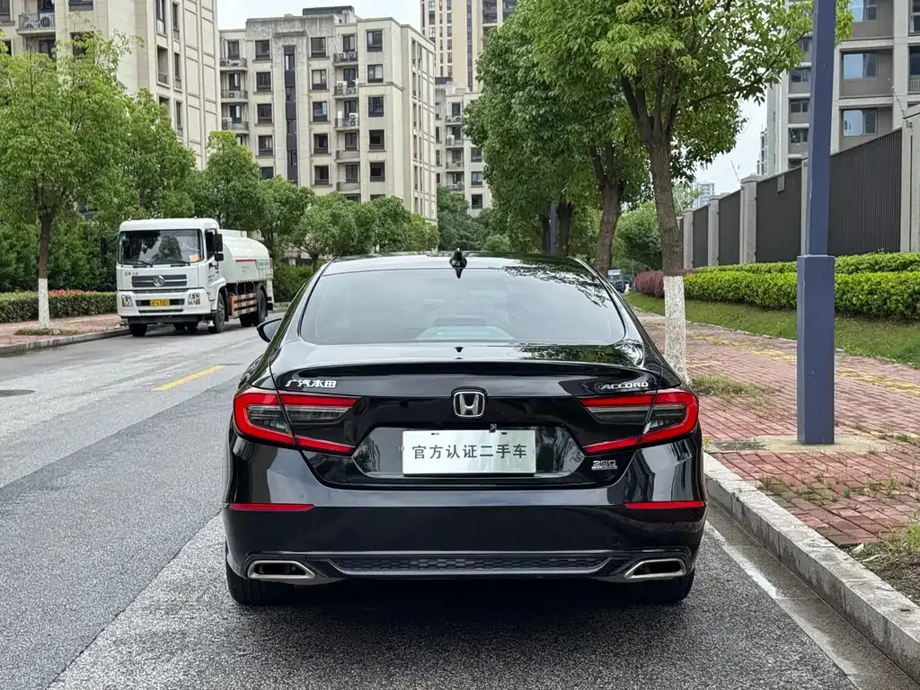 Honda Accord — фото 7