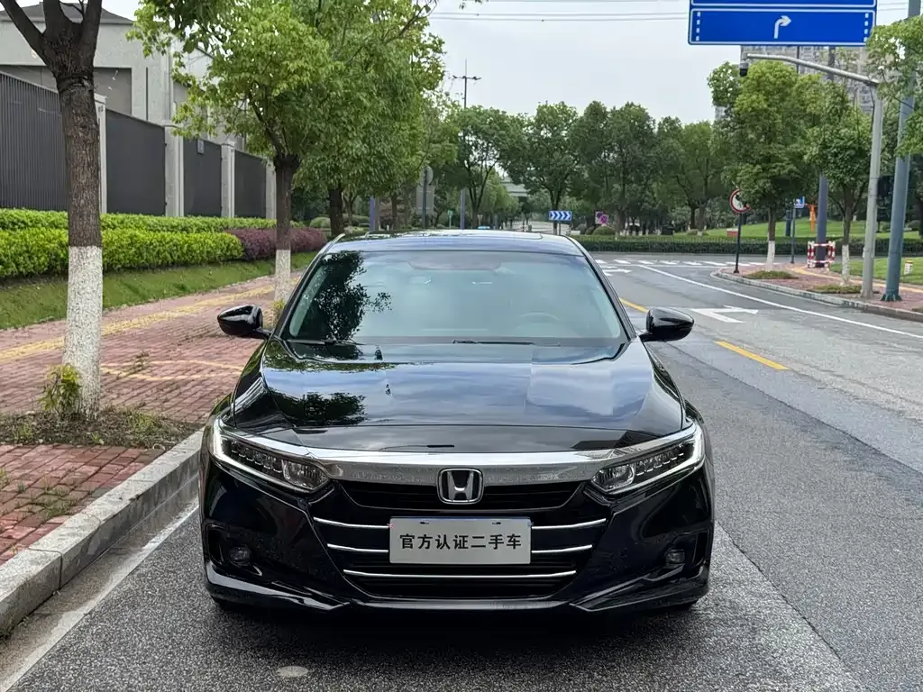 Honda Accord — фото 8