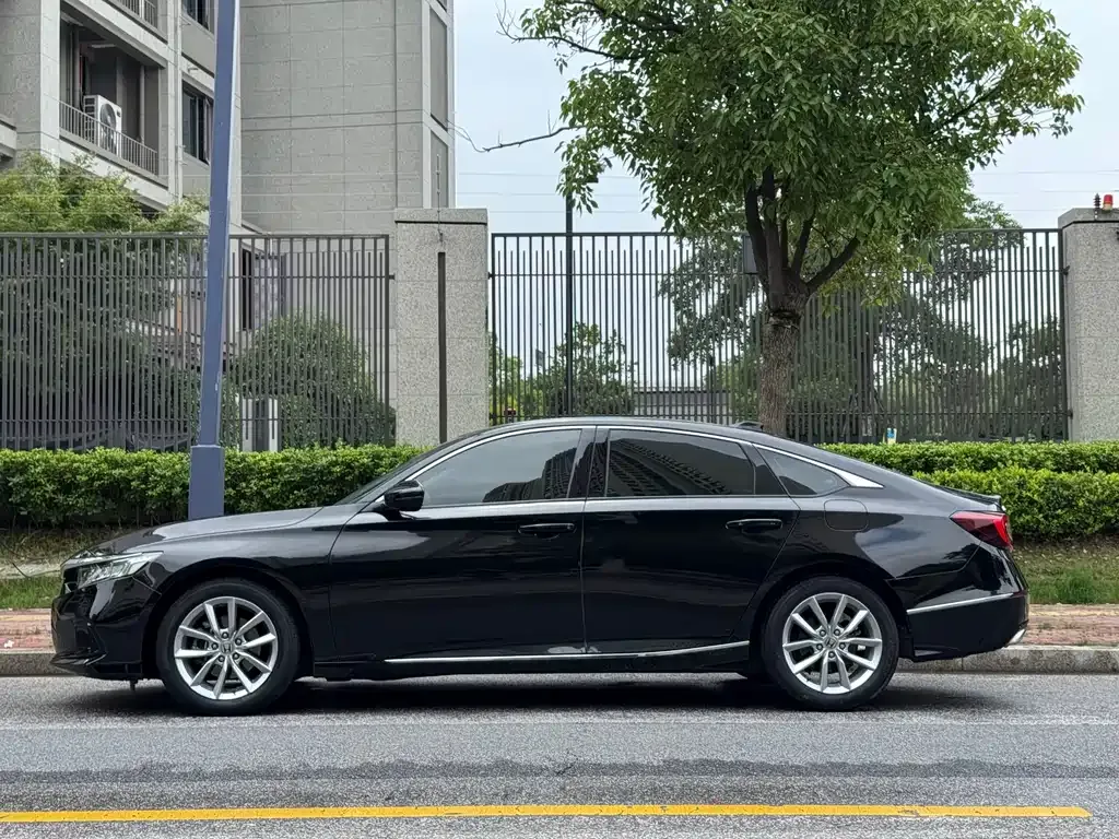 Honda Accord — фото 5