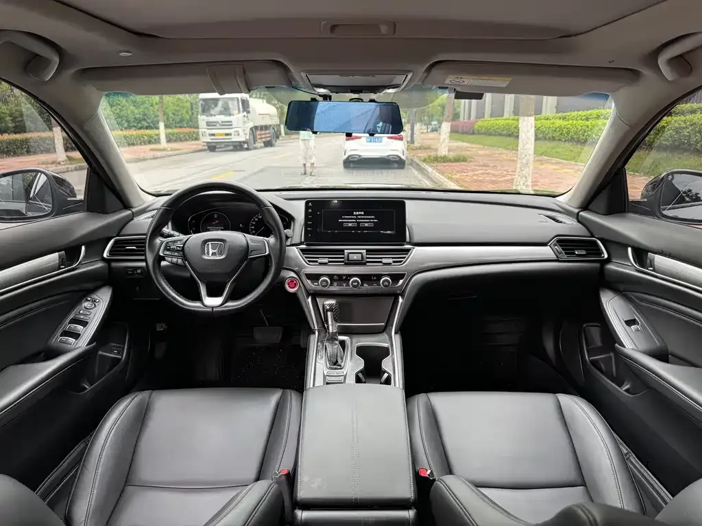 Honda Accord — фото 4