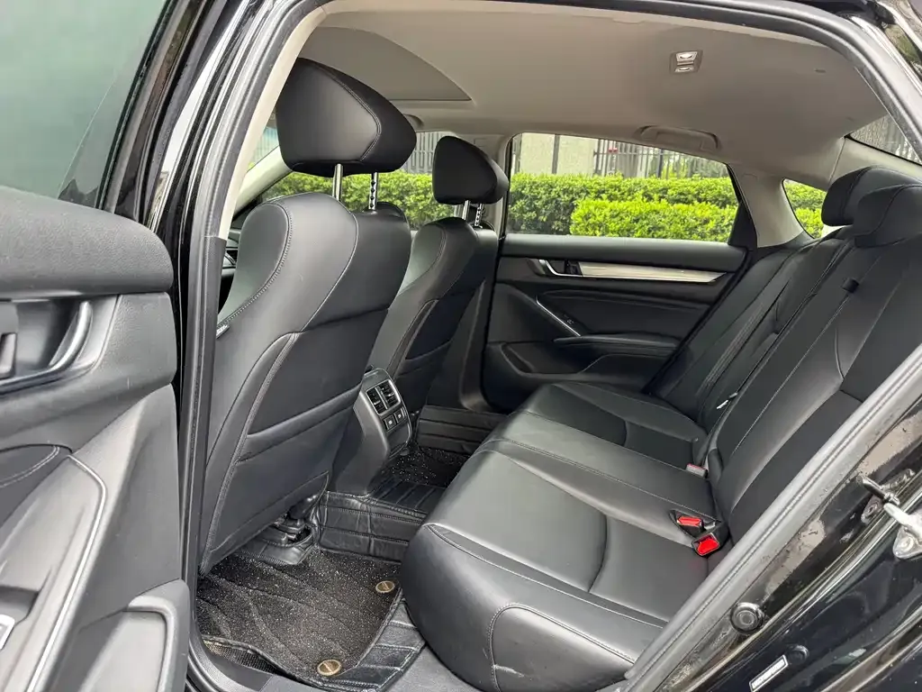 Honda Accord — фото 2