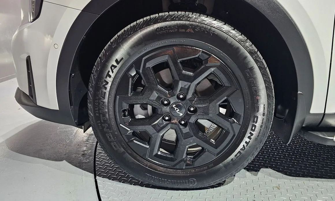 Kia Sorento — фото 10