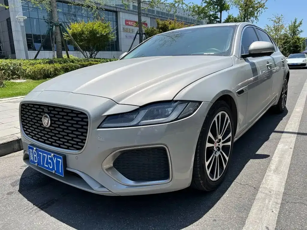 Jaguar XFL — фото 1