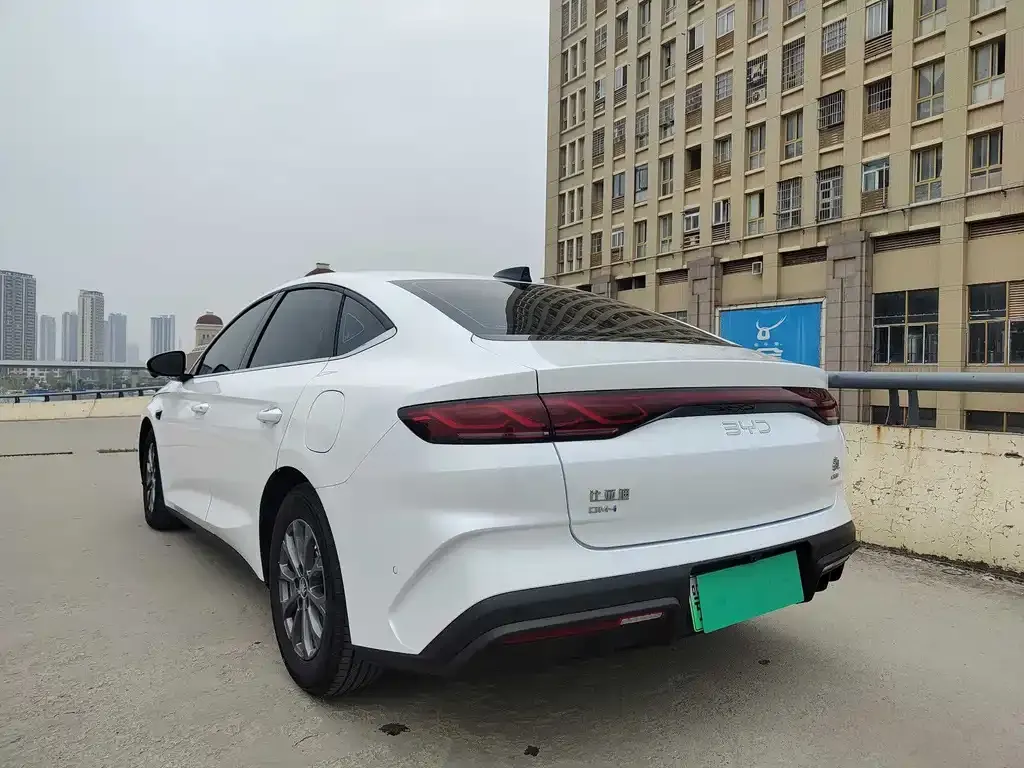 BYD Qin L — фото 8