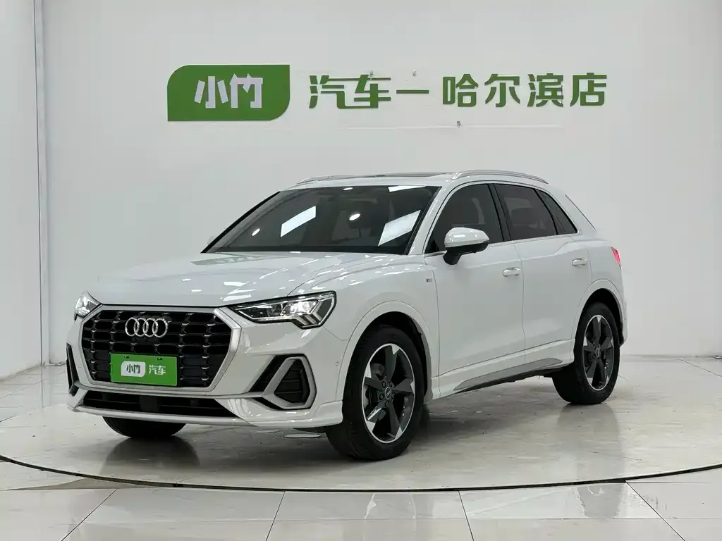 Audi Q3 — фото 1