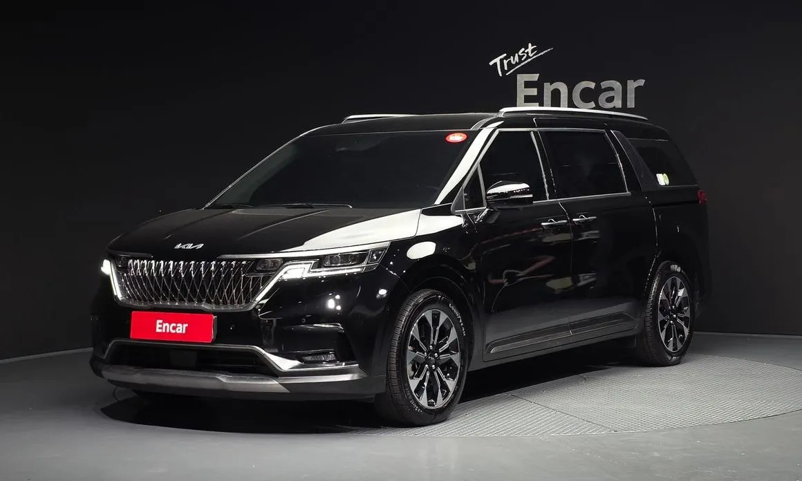 Kia Carnival — фото 1