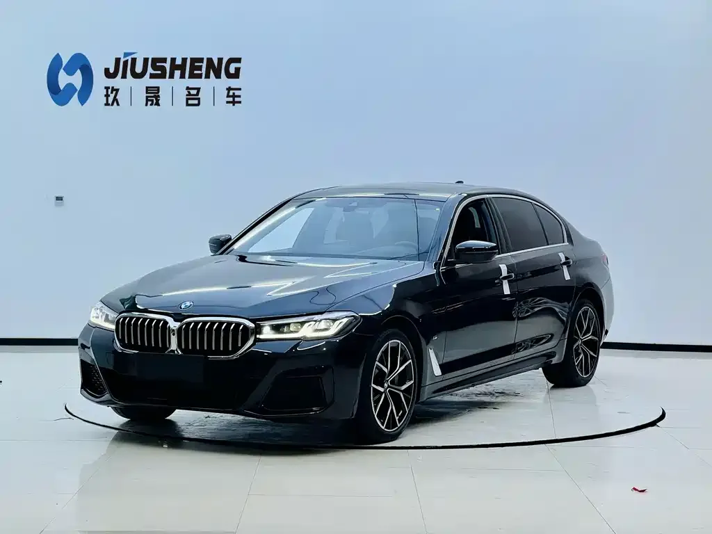 BMW 5 Series — фото 1
