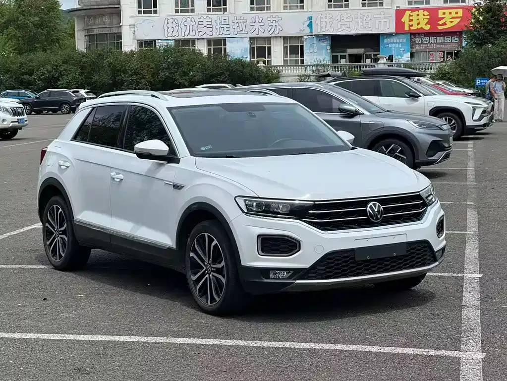 Volkswagen T-Roc — фото 10
