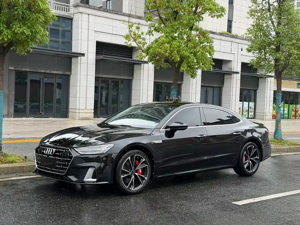 Audi A7L — фото 1