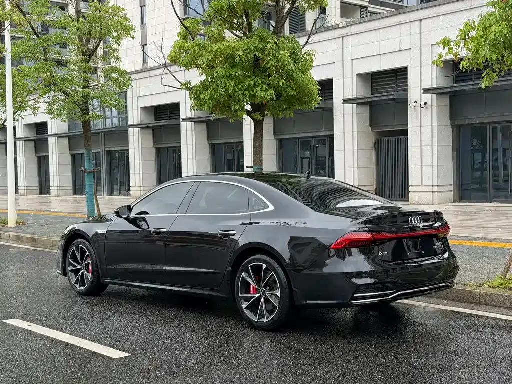 Audi A7L — фото 5
