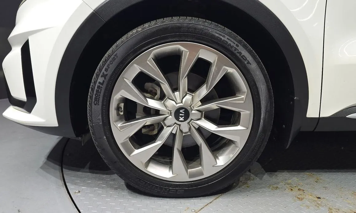 Kia Sorento — фото 9