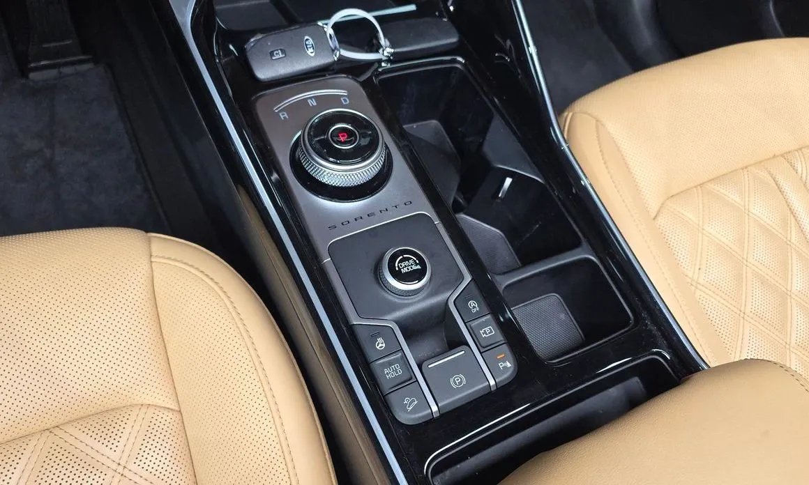 Kia Sorento — фото 5