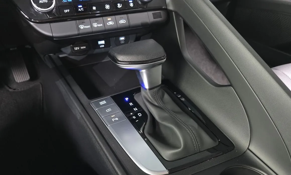 Hyundai AVANTE — фото 4