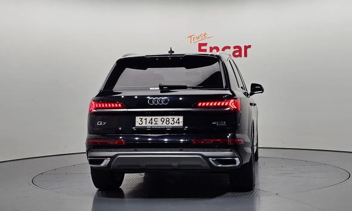 Audi Q7 — фото 2