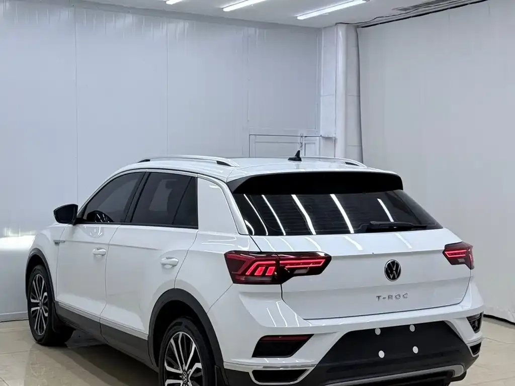 Volkswagen T-Roc — фото 5