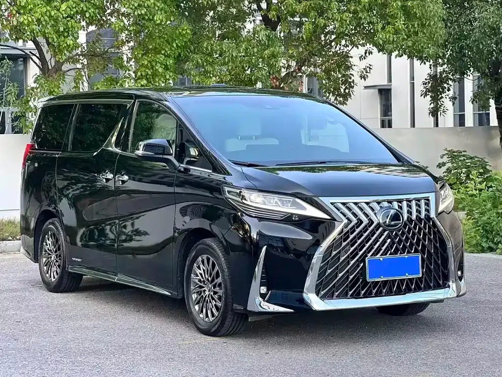 Lexus LM — фото 10