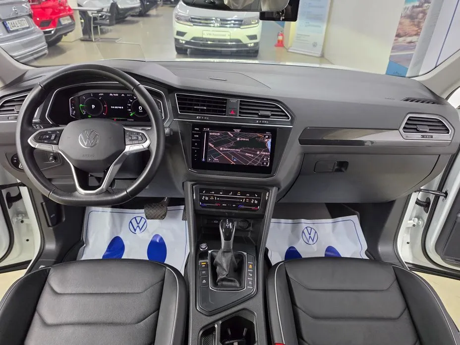 Volkswagen Tiguan — фото 10