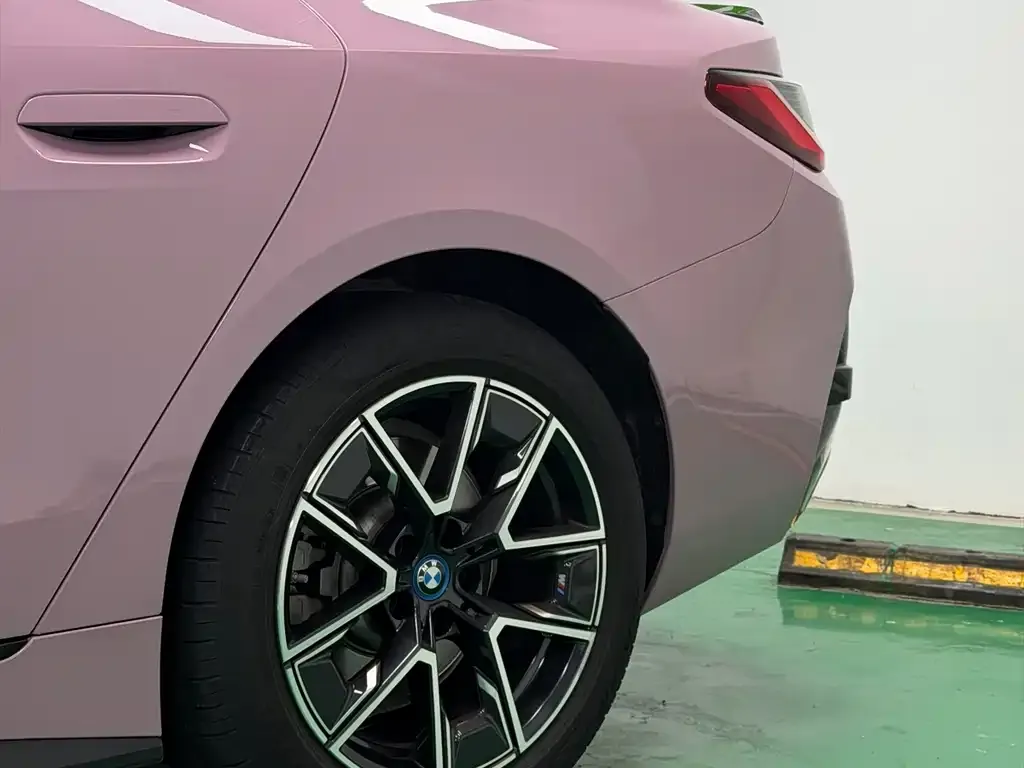 BMW i4 — фото 2