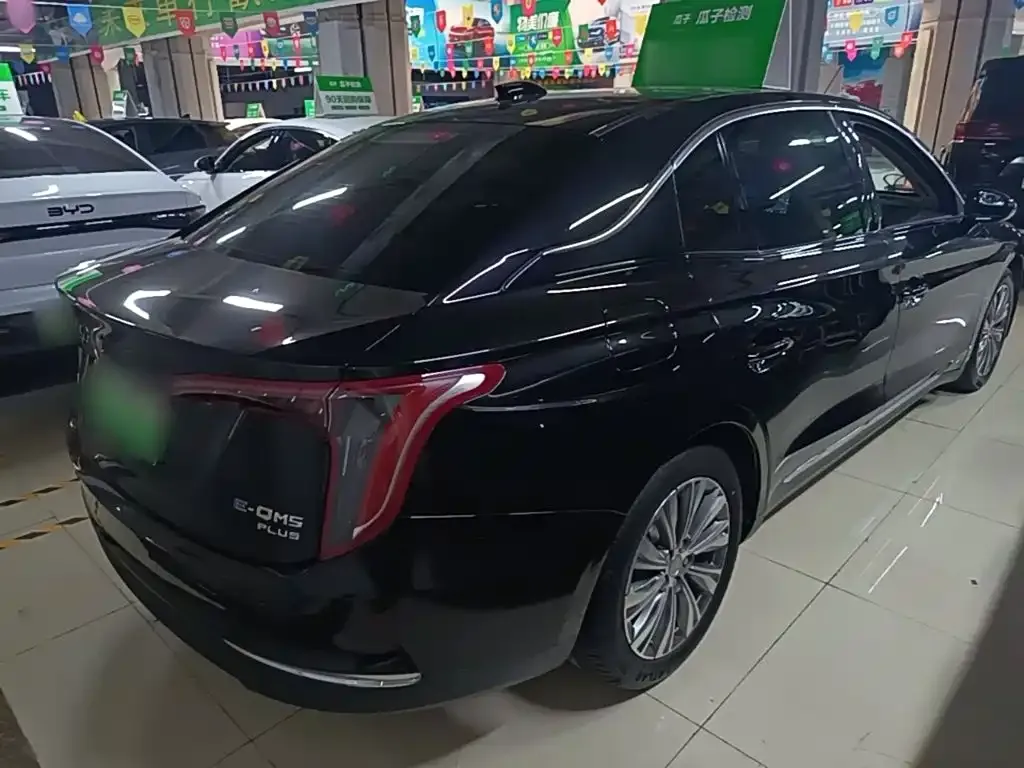 Hongqi E-QM5 — фото 8