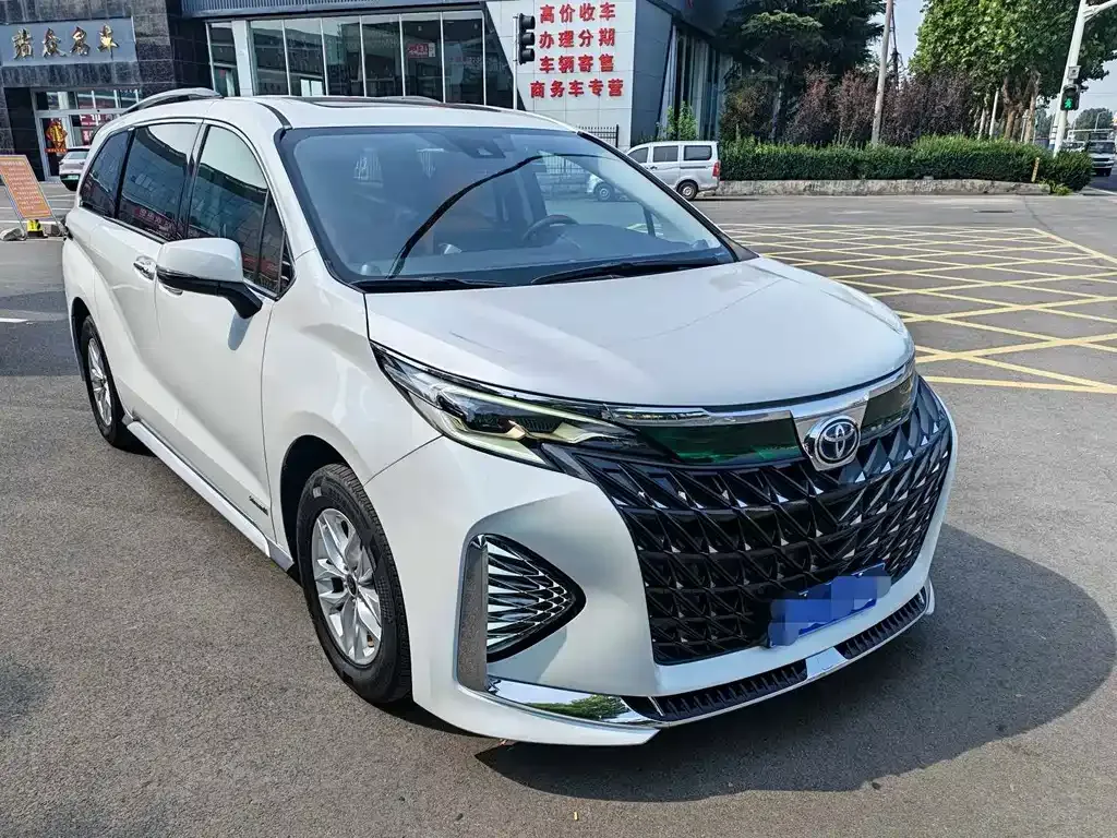 Toyota Granvia — фото 9