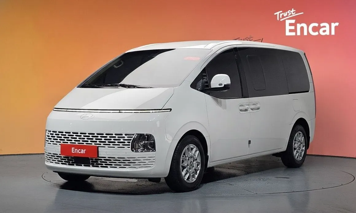 Hyundai Staria — фото 1