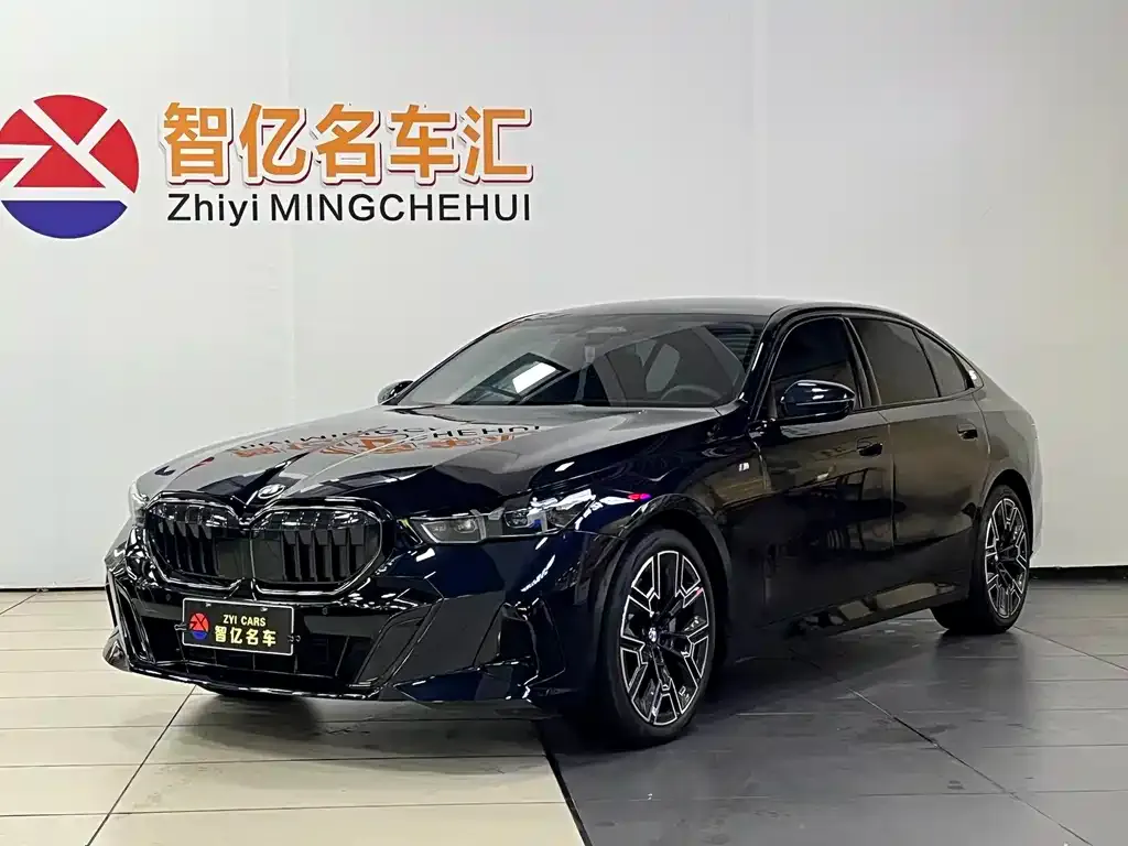 BMW 5 Series — фото 1