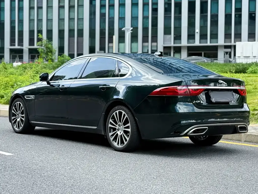 Jaguar XFL — фото 8