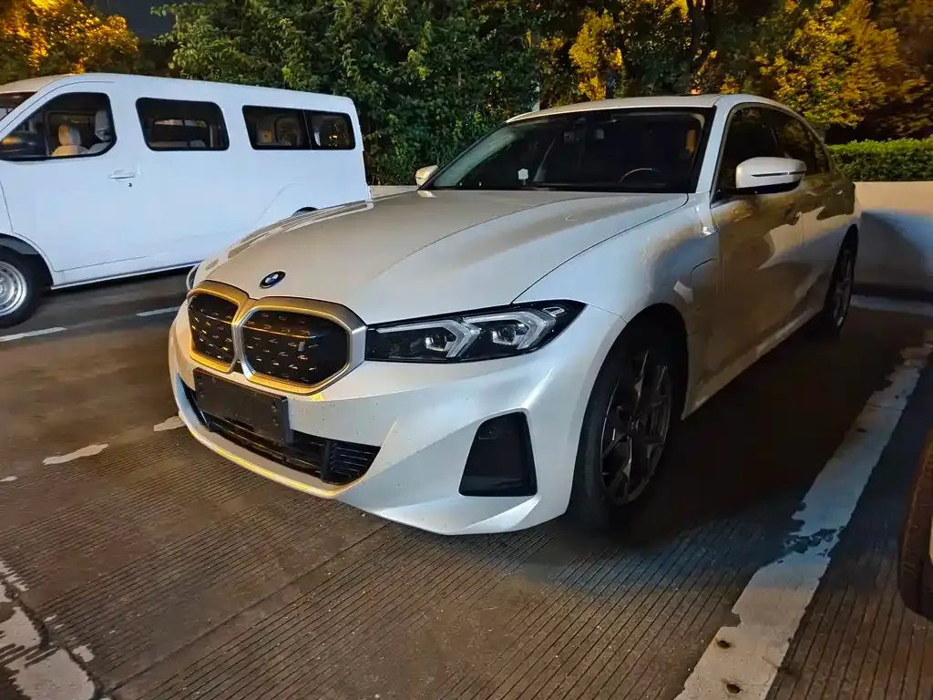 BMW i3 — фото 1