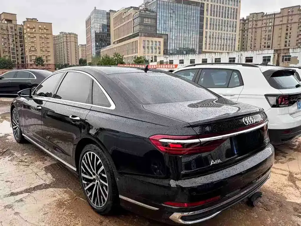 Audi A8 — фото 8