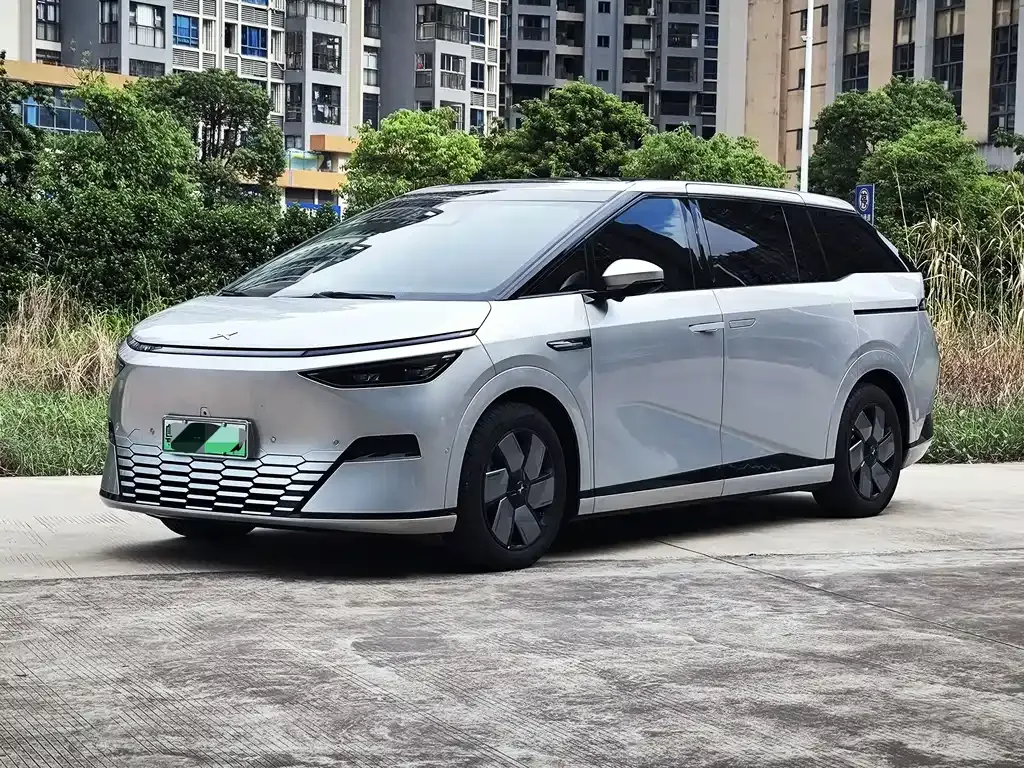 XPeng X9