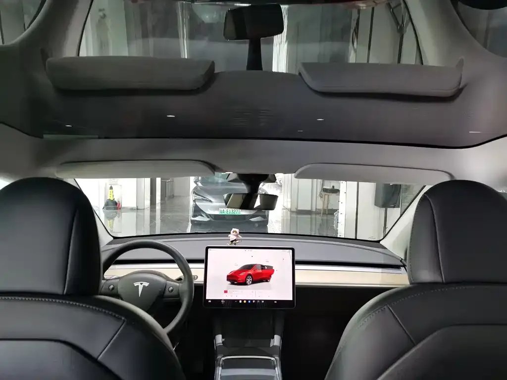 Tesla Model Y — фото 5