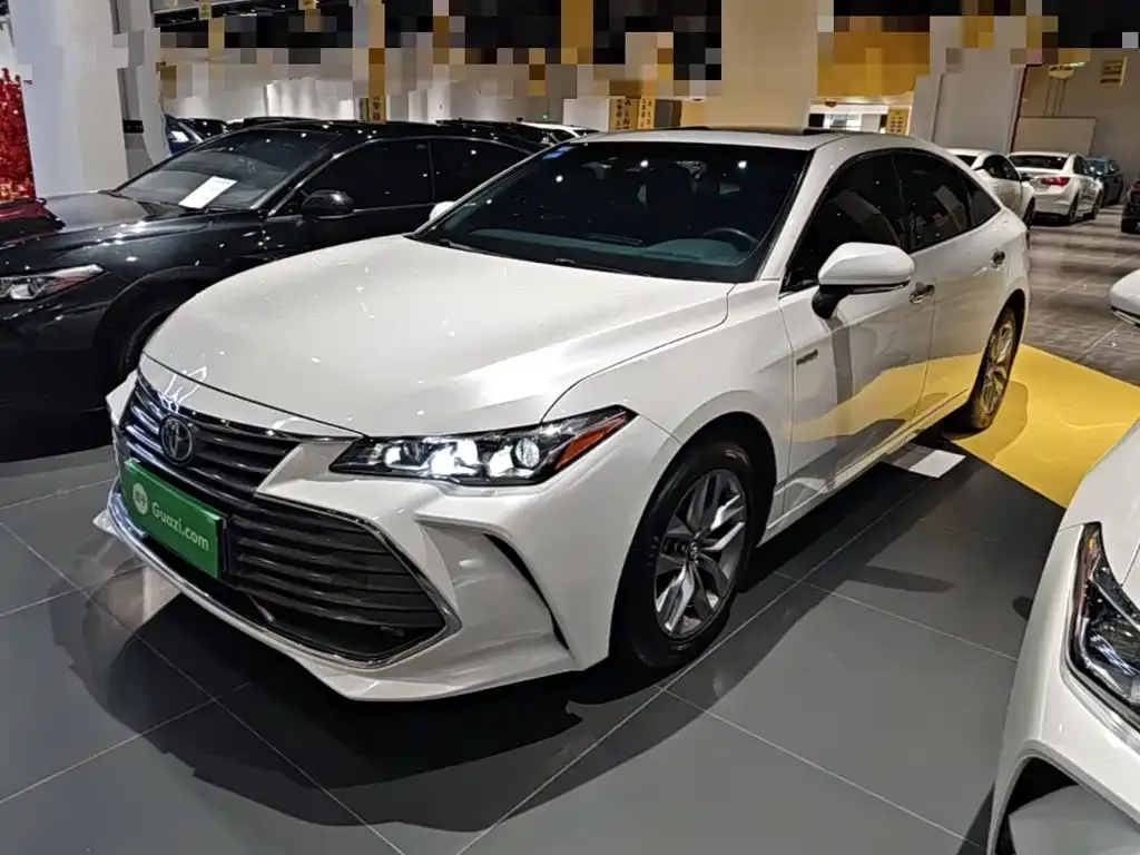 Toyota Avalon — фото 1