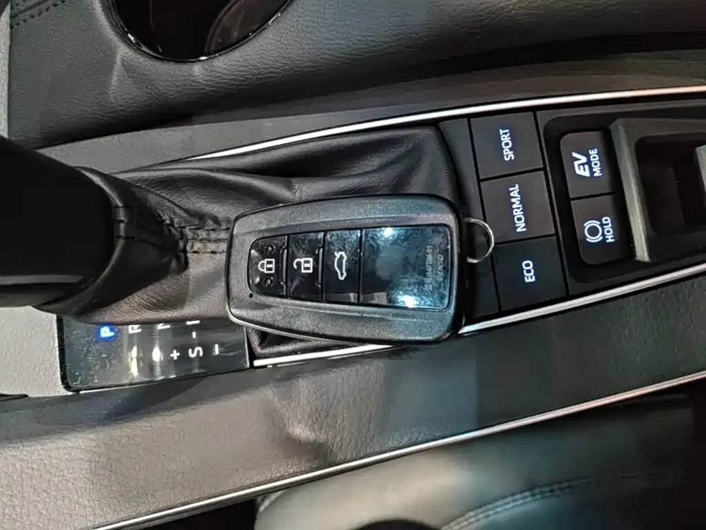 Toyota Avalon — фото 10