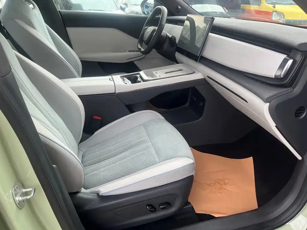 VOYAH Zhiyin — фото 6