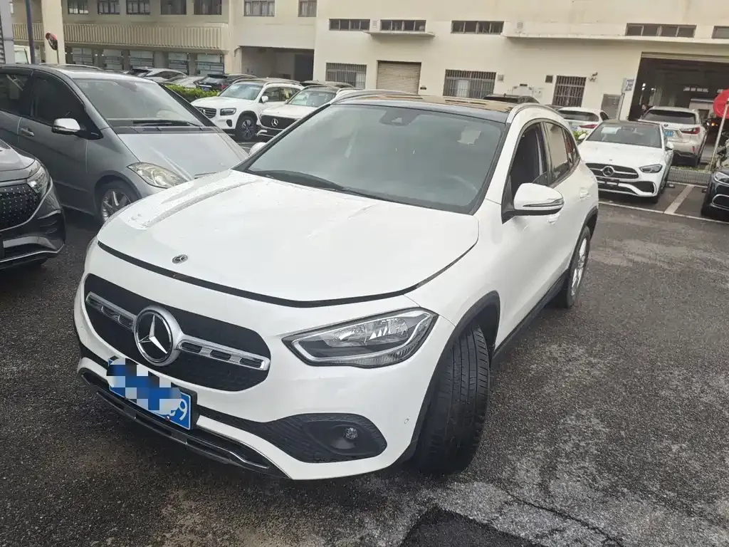 Mercedes-Benz GLA — фото 1