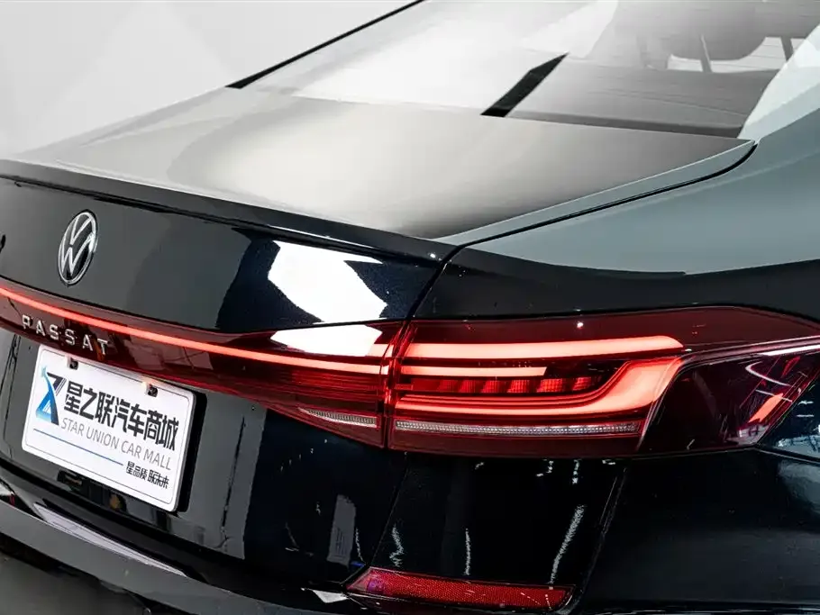 Volkswagen Passat — фото 3