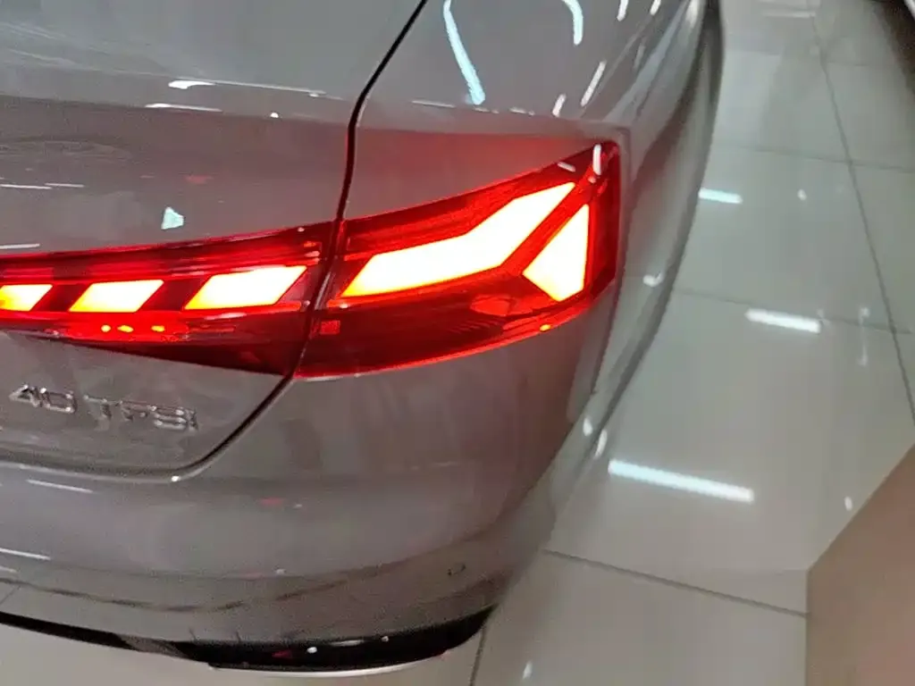 Audi A5 (Import) — фото 2