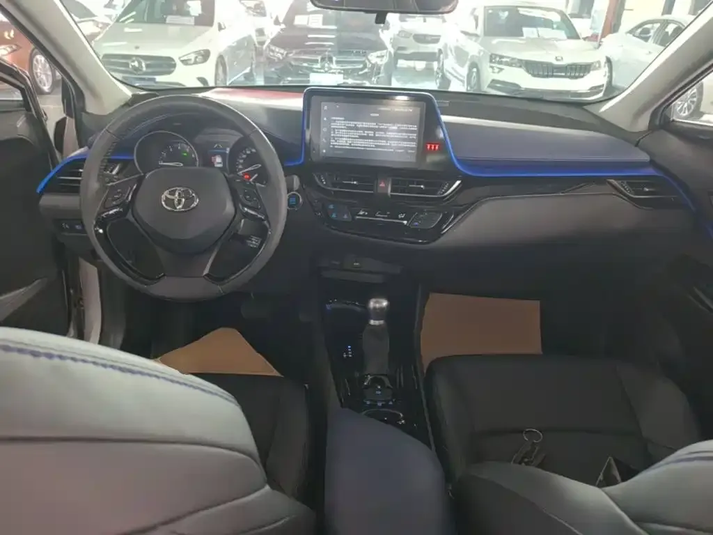 Toyota C-HR — фото 2